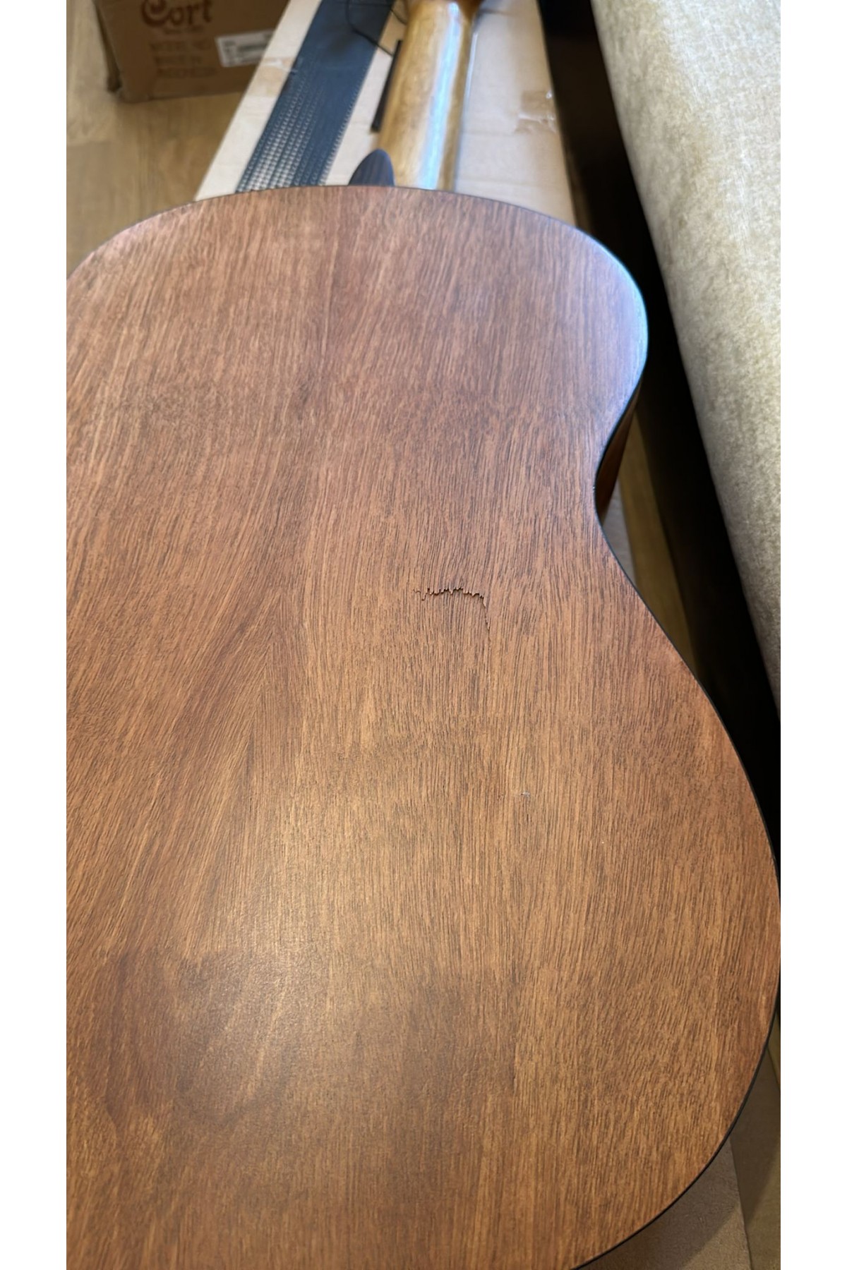 VALENCIA VC304 Klasik Gitar (Minik Hasarlı 2)