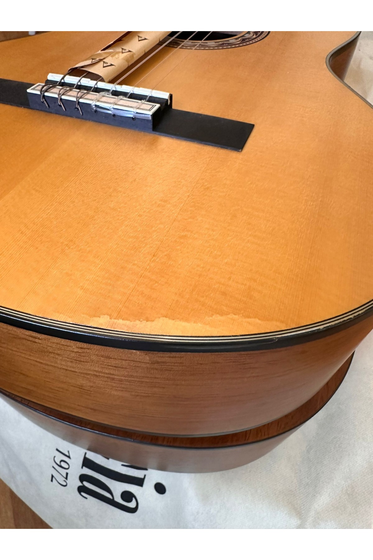 VALENCIA VC304 Klasik Gitar (Hafif Hasarlı)