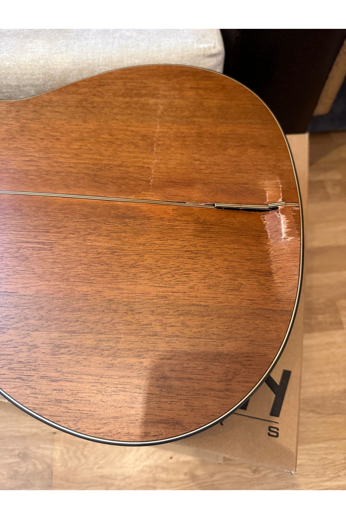Valencia VC404 Klasik Gitar  (Hasarlı)